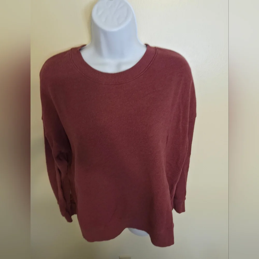 Women's Time and Tru Casual Maroon Tunic Crew Neck Sweater, Medium